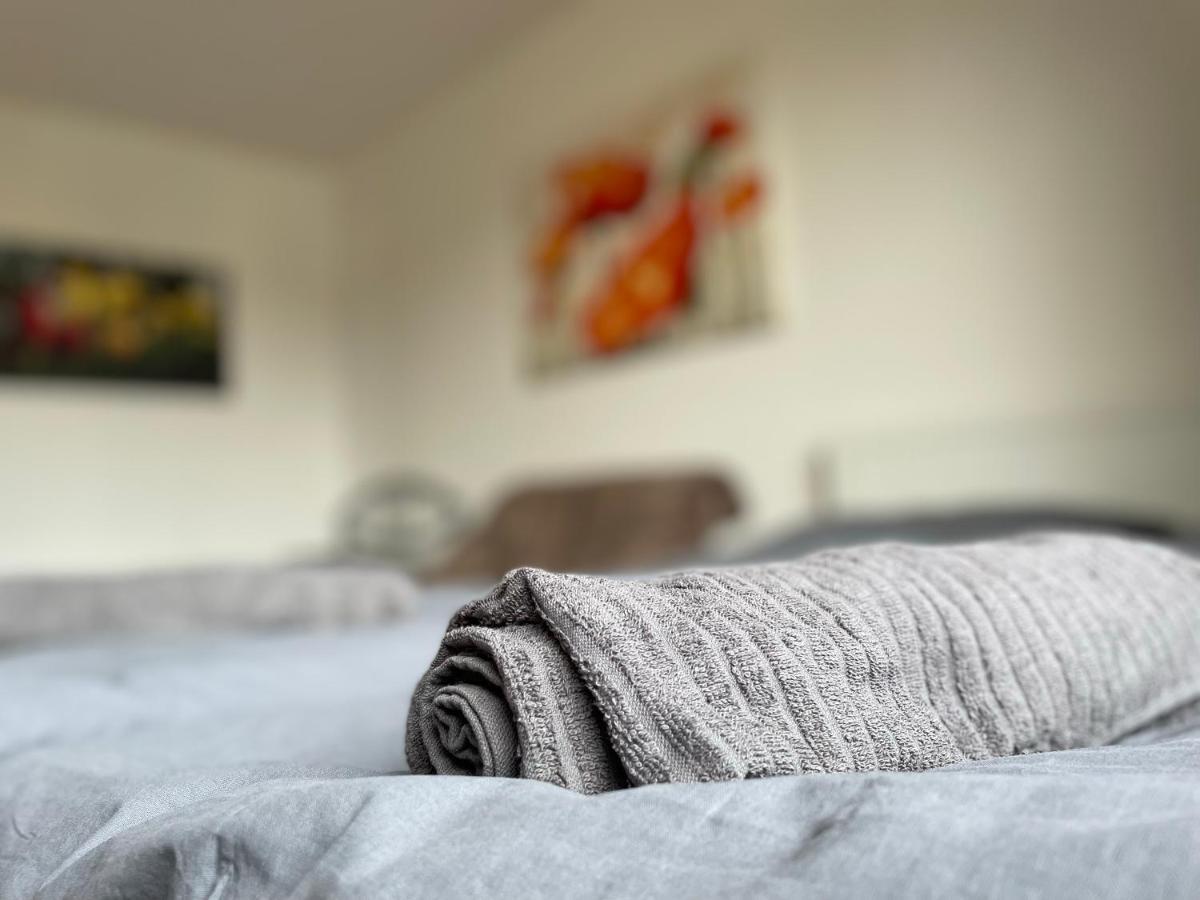Schoene Einfache Ferienwohnung Mitten In Oldenburg Buitenkant foto